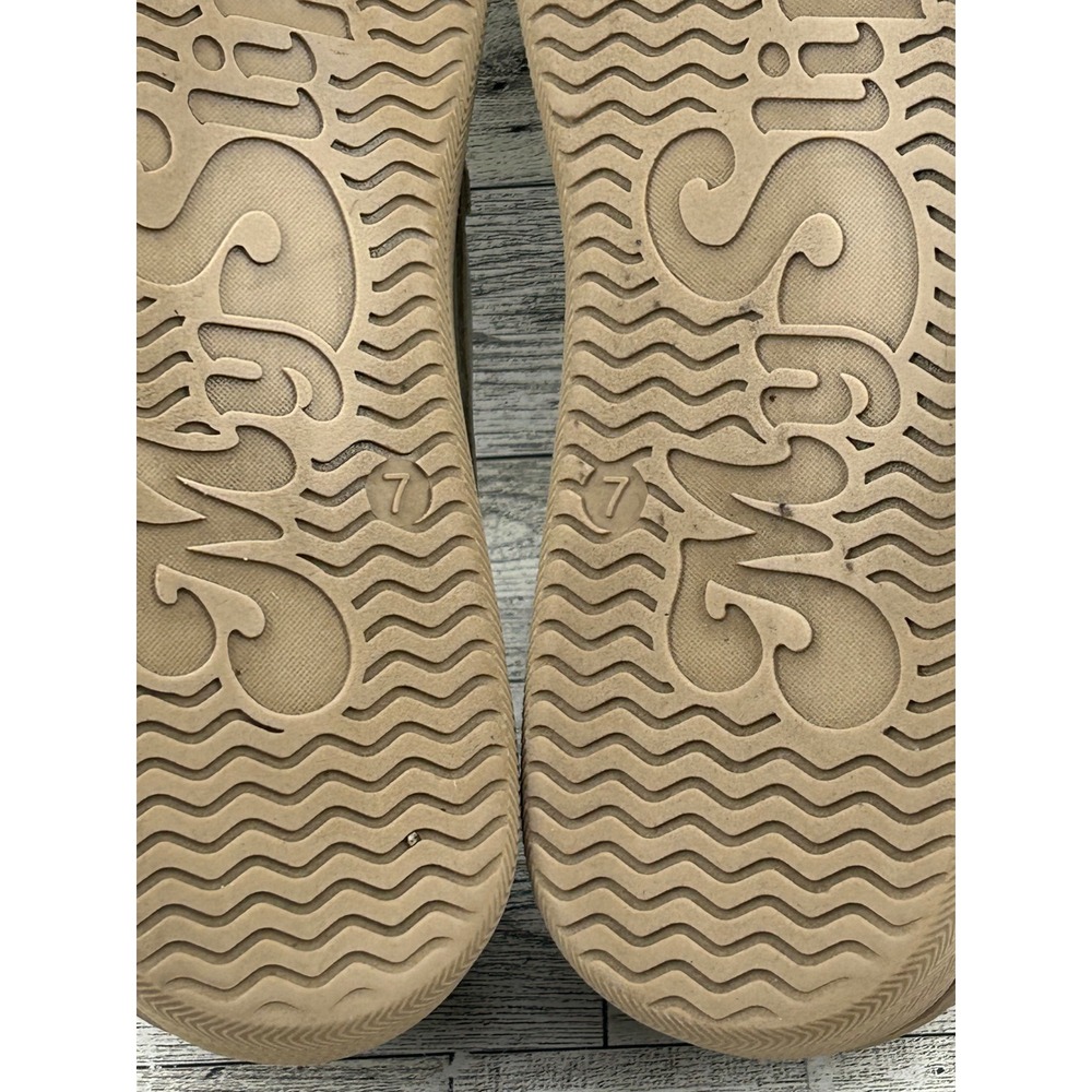 My Slippers My Pillow Women Size 7 Leather Moccasin Slippers Cream 74468-03 - Picture 16 of 16